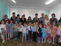 утренник «Мамы разные нужны, мамы всякие важны»