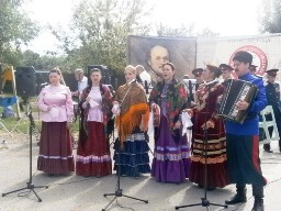 Ростов-город, ты цветёшь над былинной рекой