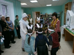 У зимы в святки свои порядки