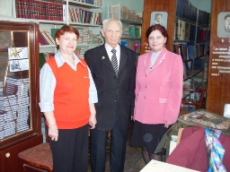 полковник МВД в отставке Ю.С. Таран (в центре)