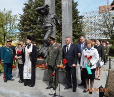 Пока Чернобыль смотрит в душу